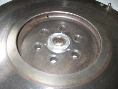 flywheel bearing holder 002 [800x600].JPG and 